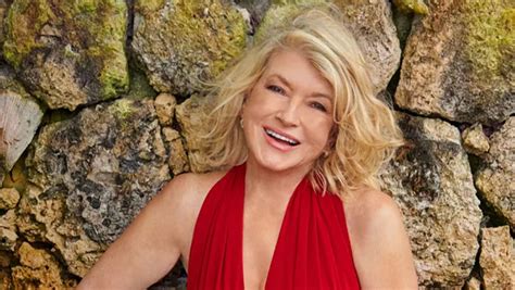 has martha stewart ever posed nude|Martha Stewart’s Iconic SI Swim Cover Shoot Proves Why She’s。